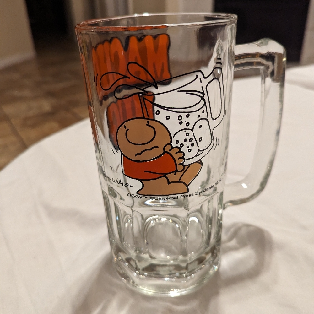 Large Ziggy Mug made 1978 Glass 32oz
